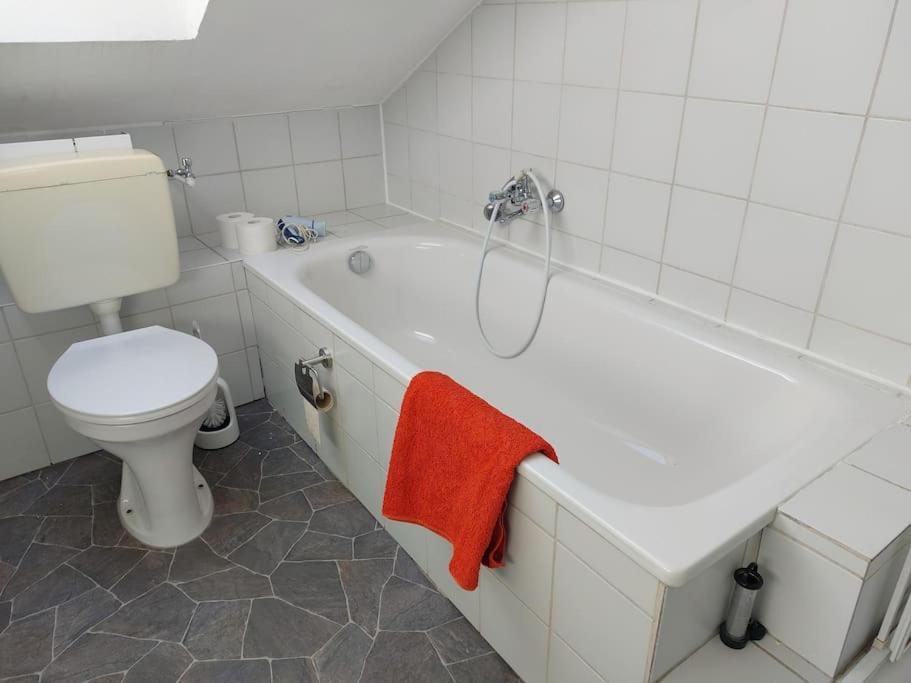 Helle Ruhige Zimmer Zu Vermieten カッセル エクステリア 写真